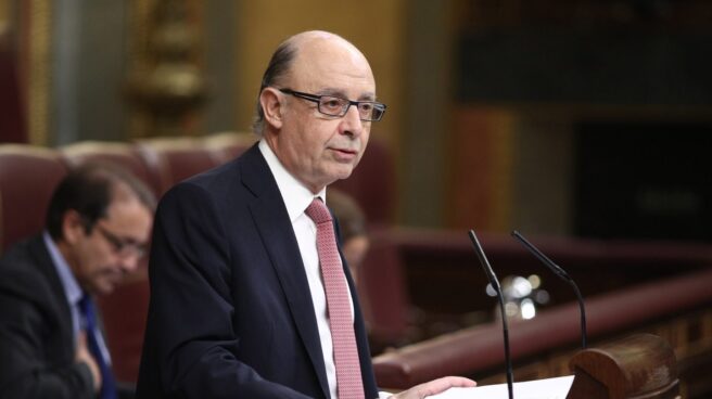 El ministro de Hacienda, Cristóbal Montoro, en pleno debate en el Congreso de los Diputados.