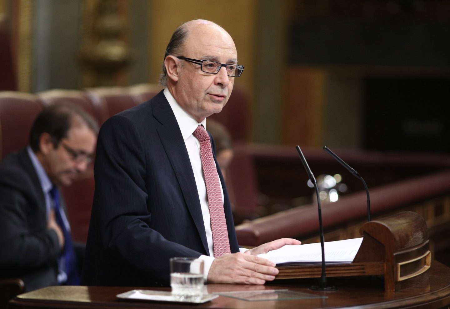 El ministro de Hacienda, Cristóbal Montoro, en pleno debate en el Congreso de los Diputados.