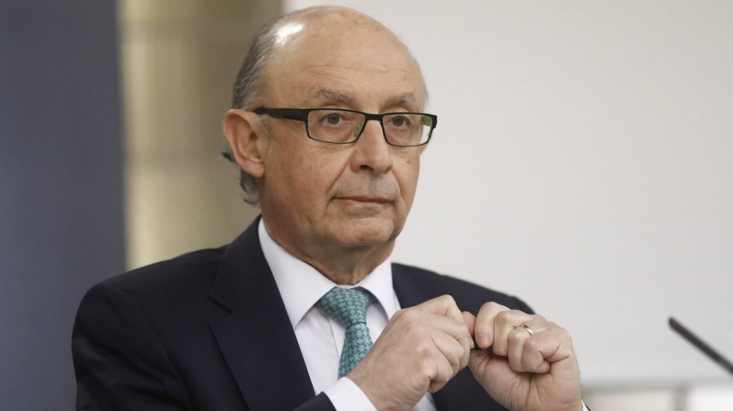 El ministro de Hacienda, Cristóbal Montoro, en rueda de prensa tras el Consejo de Ministros.