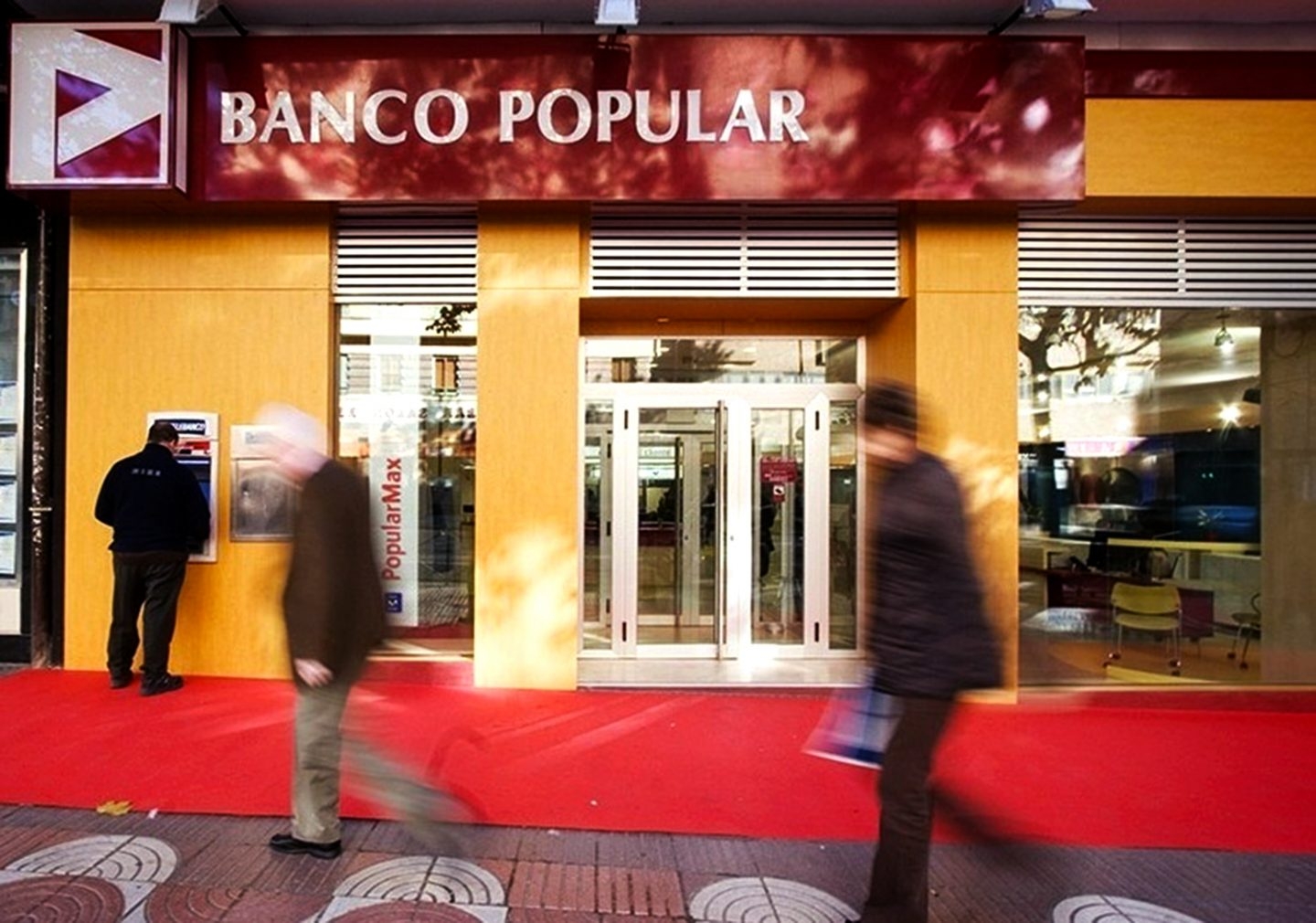 Oficina de Banco Popular.