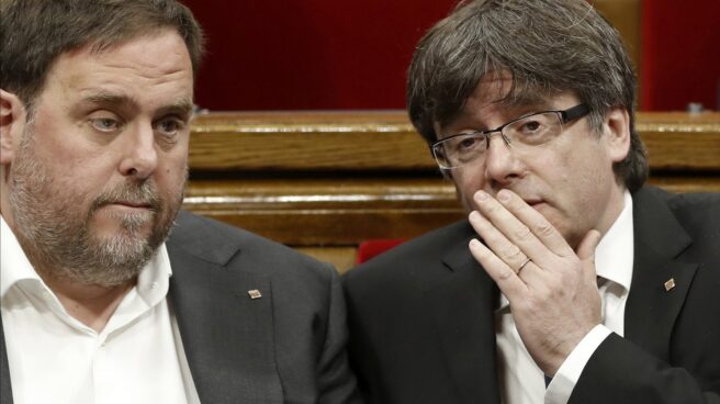 puigdemont junqueras Oriol Junqueras y Carles Puigdemont en el Parlamento catalán
