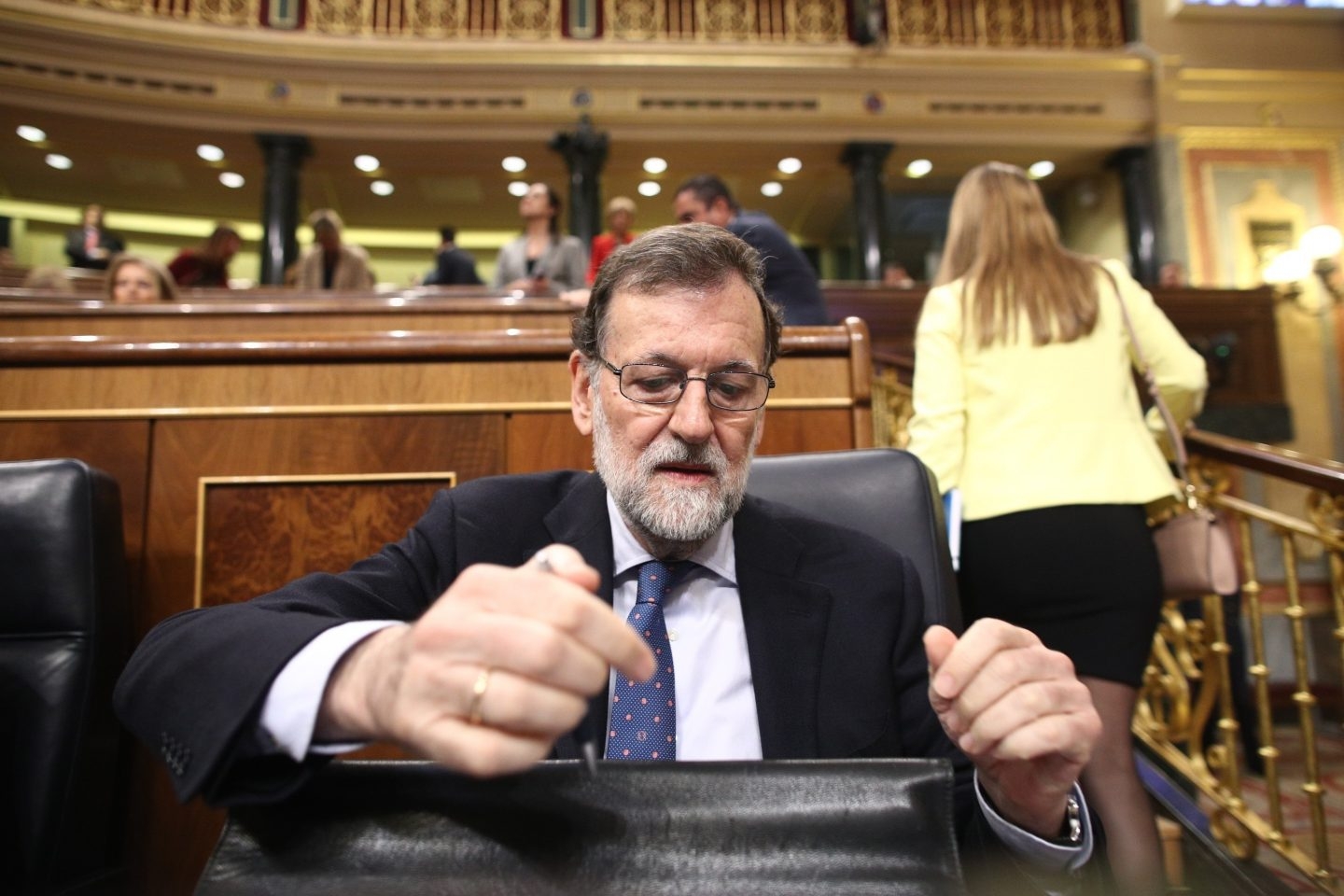 El PP justifica el plasma: "Podían llamar a Rajoy como al Papa porque saben lo mismo"