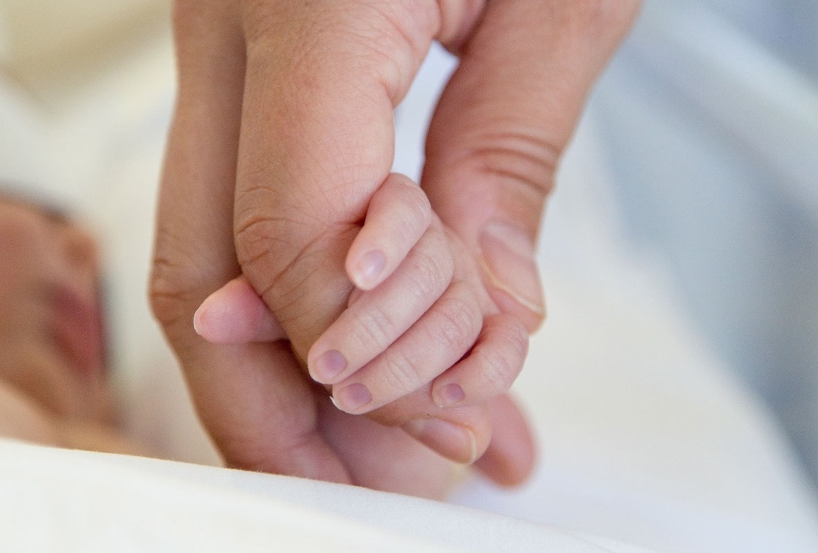 Investigan en Ourense la muerte de un bebé y el ingreso de su mellizo en el hospital
