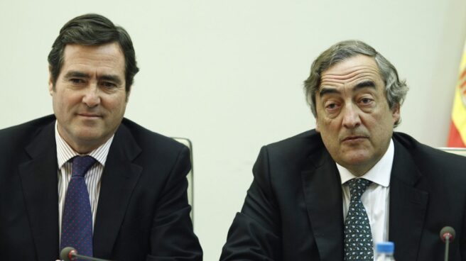 Los presidentes de CEOE, Juan Rosell (derecha), y de Cepyme, Antonio Garamendi.