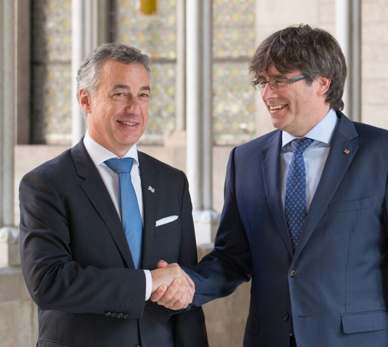 Urkullu pide al "insumiso de la ley" Rajoy que cumpla la legalidad que exige a Cataluña