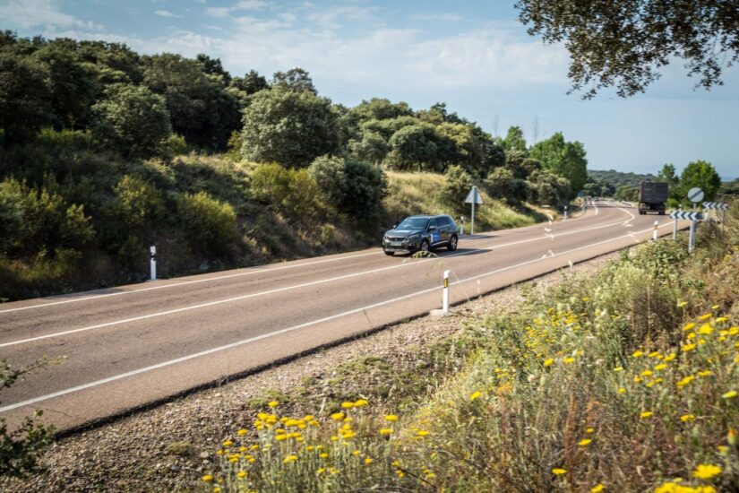 A lo largo de casi 500 km, recorridos en dos días, los 52 participantes integrados en 26 equipos lucharon por ganar la guerra al consumo.