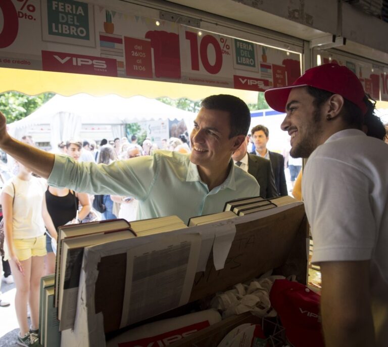 El PSOE ofrece subvenciones por contratar a universitarios para que trabajen 'de lo suyo’