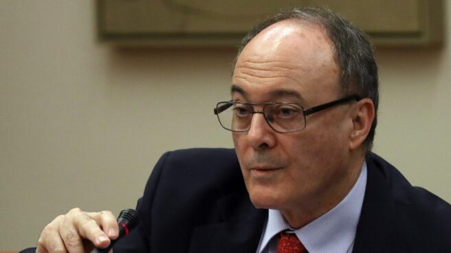 El gobernador del Banco de España, Luis María Linde, durante su comparecencia ante la Comisión de Economía del Congreso.