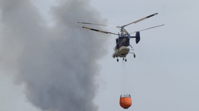 Los bomberos sofocan otro incendio en Almonte, a pocos kilómetros de Doñana