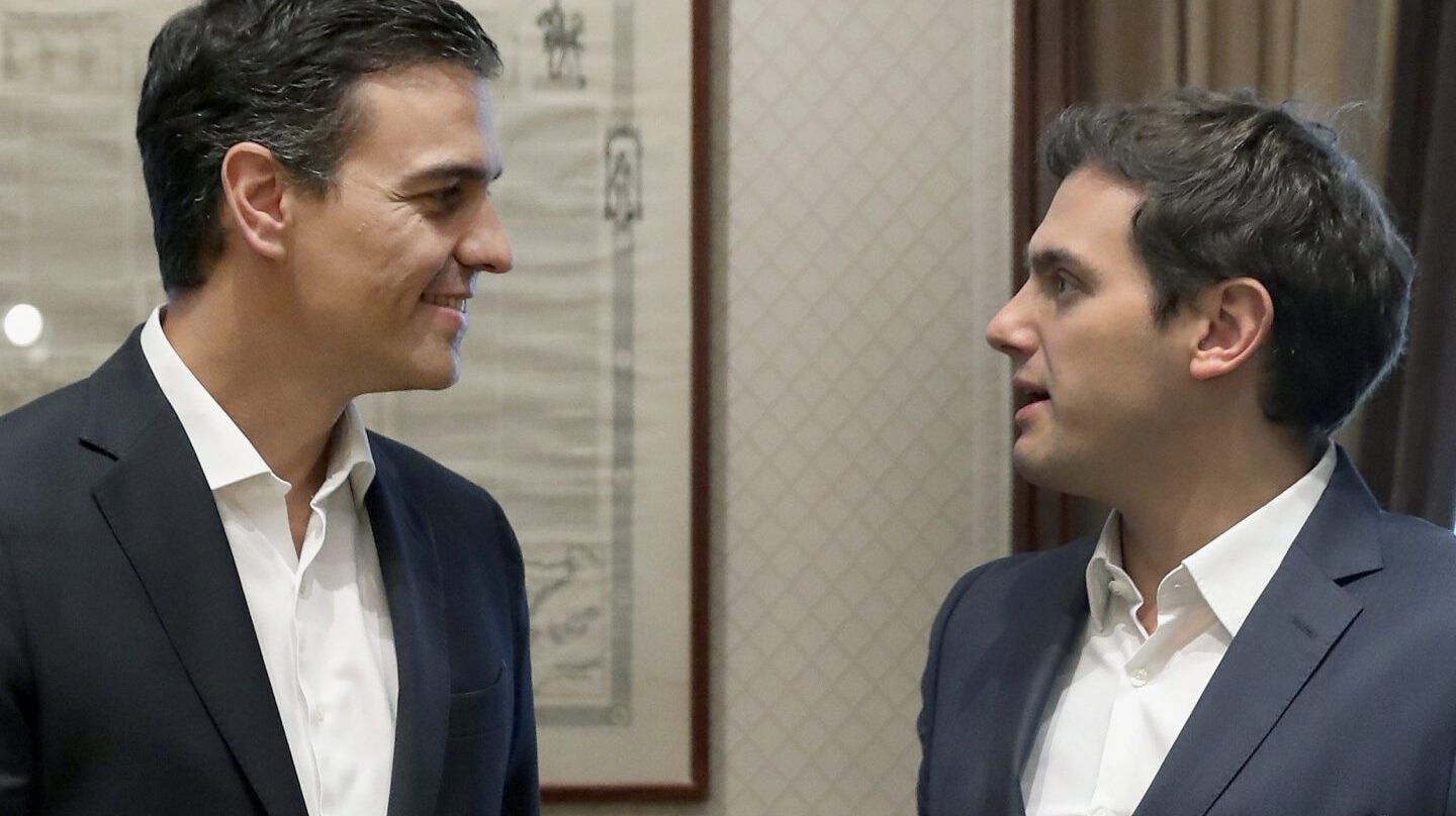 Pedro Sánchez y Albert Rivera, en el Congreso en 2016