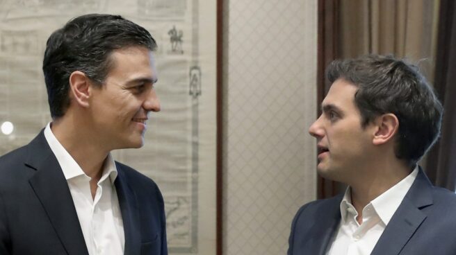 Pedro Sánchez y Albert Rivera, en el Congreso. Pedro Sánchez y Albert Rivera, en el Congreso en 2016