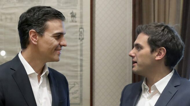 PSOE y Cs se enzarzan por la fecha de la moción contra Cifuentes: "Mentís descaradamente"