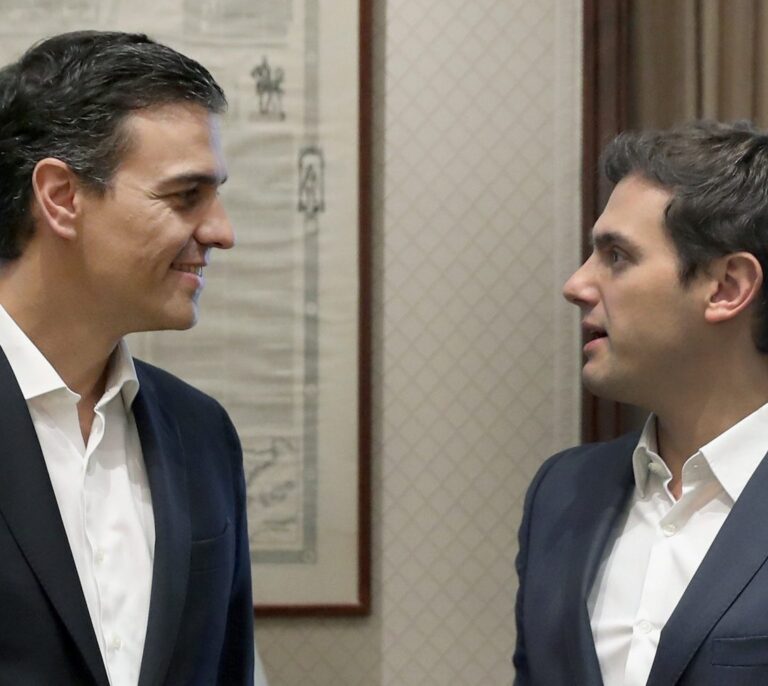 Ciudadanos se erige en oposición de Estado y desplaza al PSOE de Pedro Sánchez