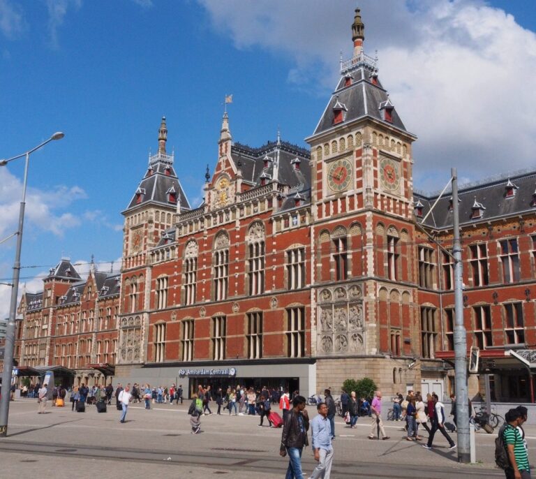 La Policía holandesa "no ve indicios" de que el atropello en Amsterdam sea un atentado