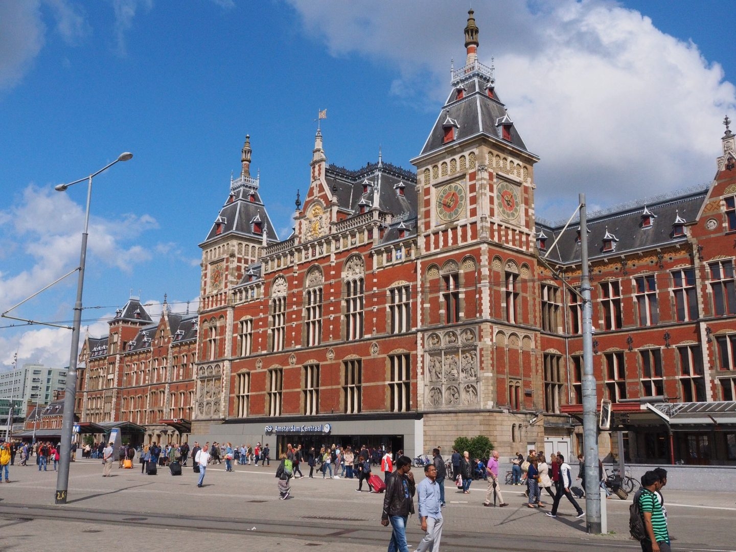 La Policía holandesa "no ve indicios" de que el atropello en Amsterdam sea un atentado