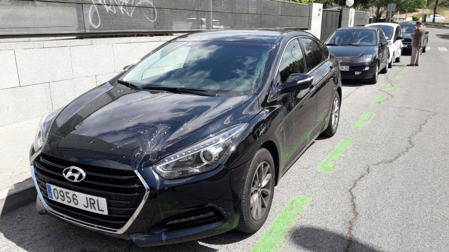 Uno de los coches de Cabify atacados.