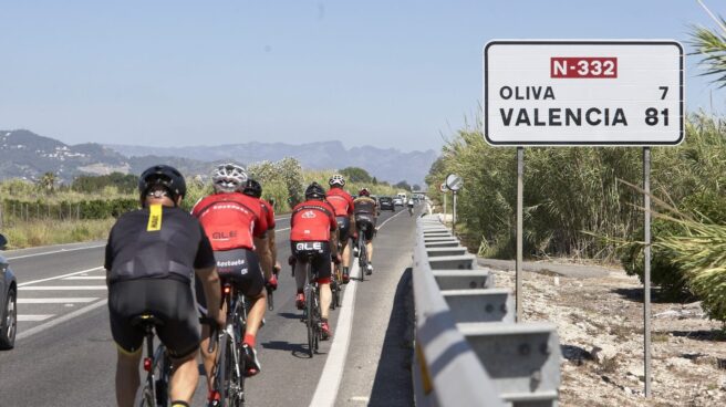 Detenido por amenazar a ciclistas y colocar un tablón con clavos para impedir su paso