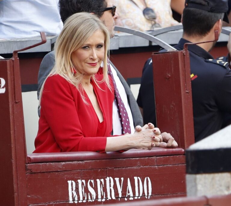 Las vacaciones voluntarias de Cifuentes