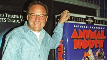 Muere Stephen Furst, actor de 'Babylon' y 'Desmadre a la americana'