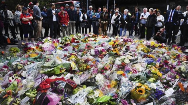 Elecciones británicas marcadas por el terrorismo Homenaje a las víctimas del atentado del Puente de Londres