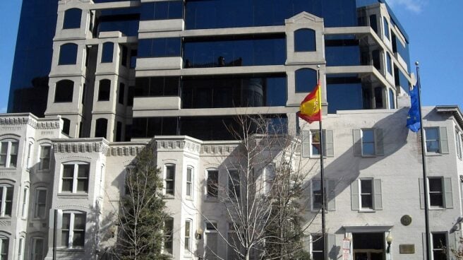 Fachada de la embajada española en Washington (EEUU).