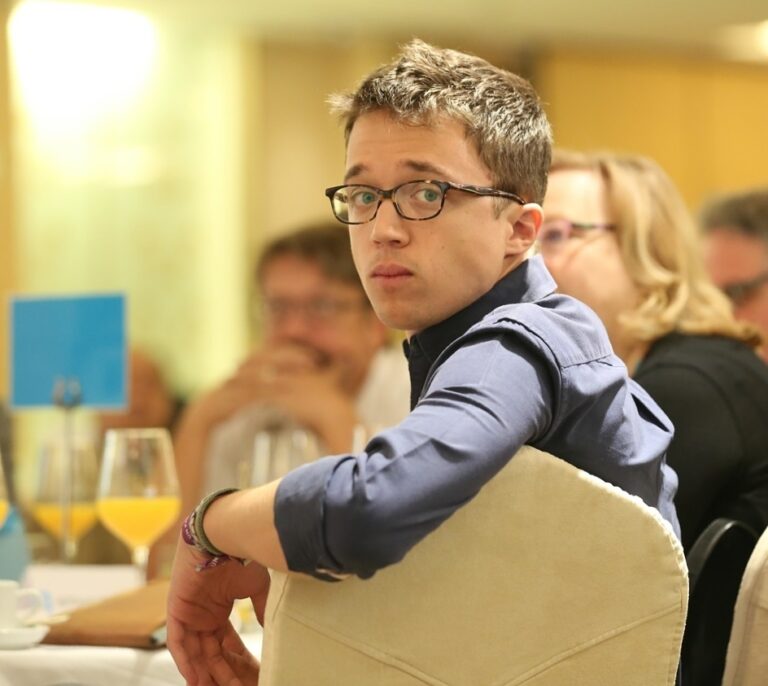 Errejón se reúne con Carmena para asegurar el 'tándem' en las elecciones de 2019