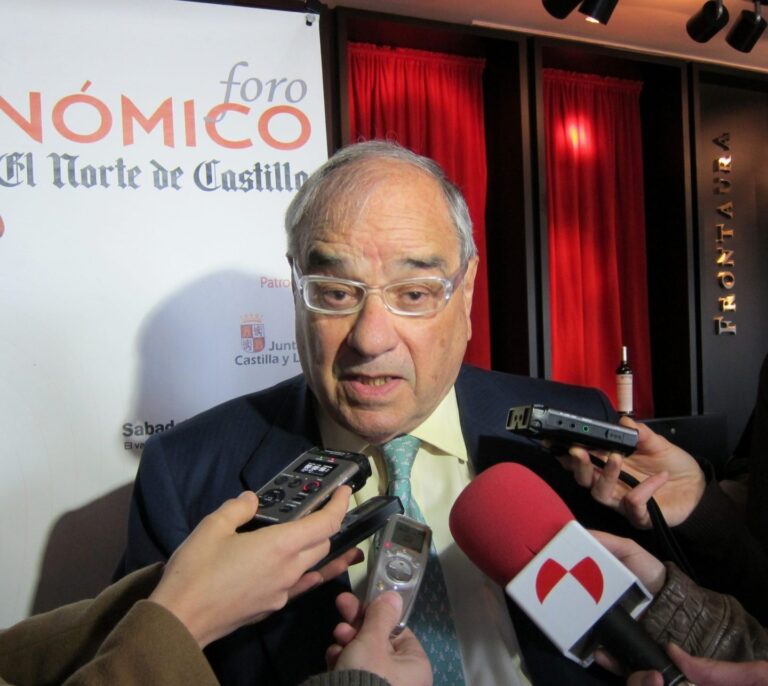 Martín Villa: "Yo puedo ser muchas cosas pero lo que no soy es un genocida"