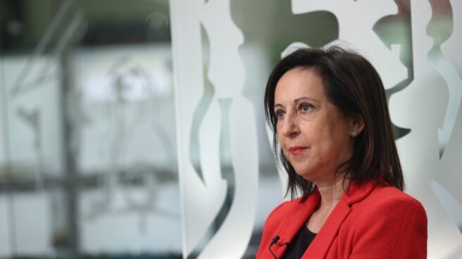 Robles avisa a Yolanda Díaz: "Las proyecciones personales no son aceptables cuando uno forma parte de un Gobierno" La ministra de Defensa, Margarita Robles.