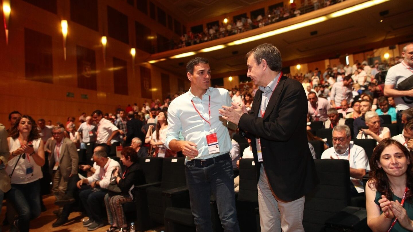 Pedro Sánchez y José Luis Rodríguez Zapatero durante el Congreso del PSOE.