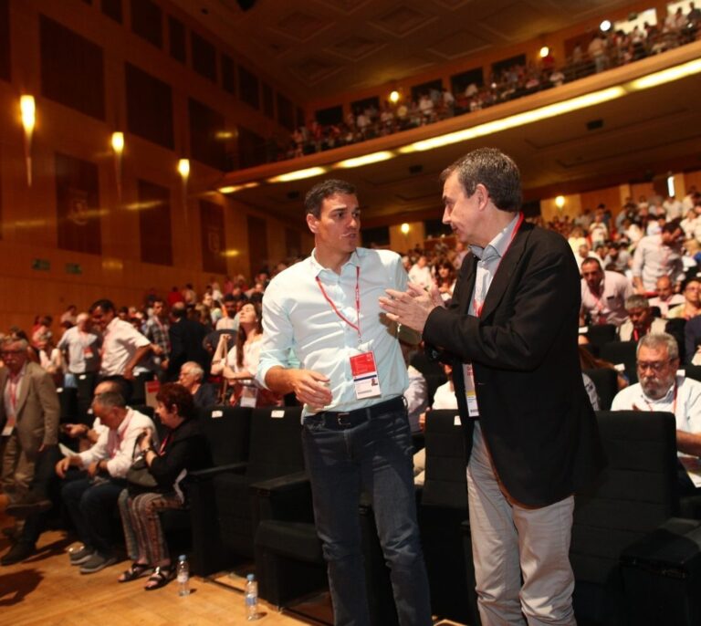 Sánchez retoma el mando del PSOE con una exhibición de fuerza sobre los barones
