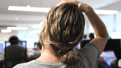 Cómo hacer yoga en el trabajo (sin que nadie se entere)