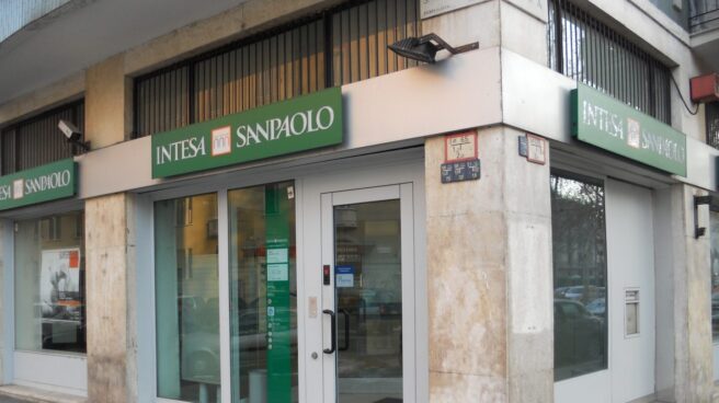 Intesa_Sanpaolo_filiale Oficina del banco italiano Intesa Sanpaolo.