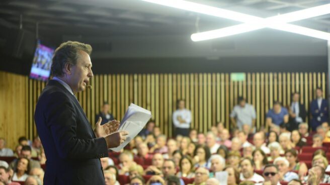 Javier Cremades durante una asamblea del Popular. Javier Cremades durante una asamblea del Popular.