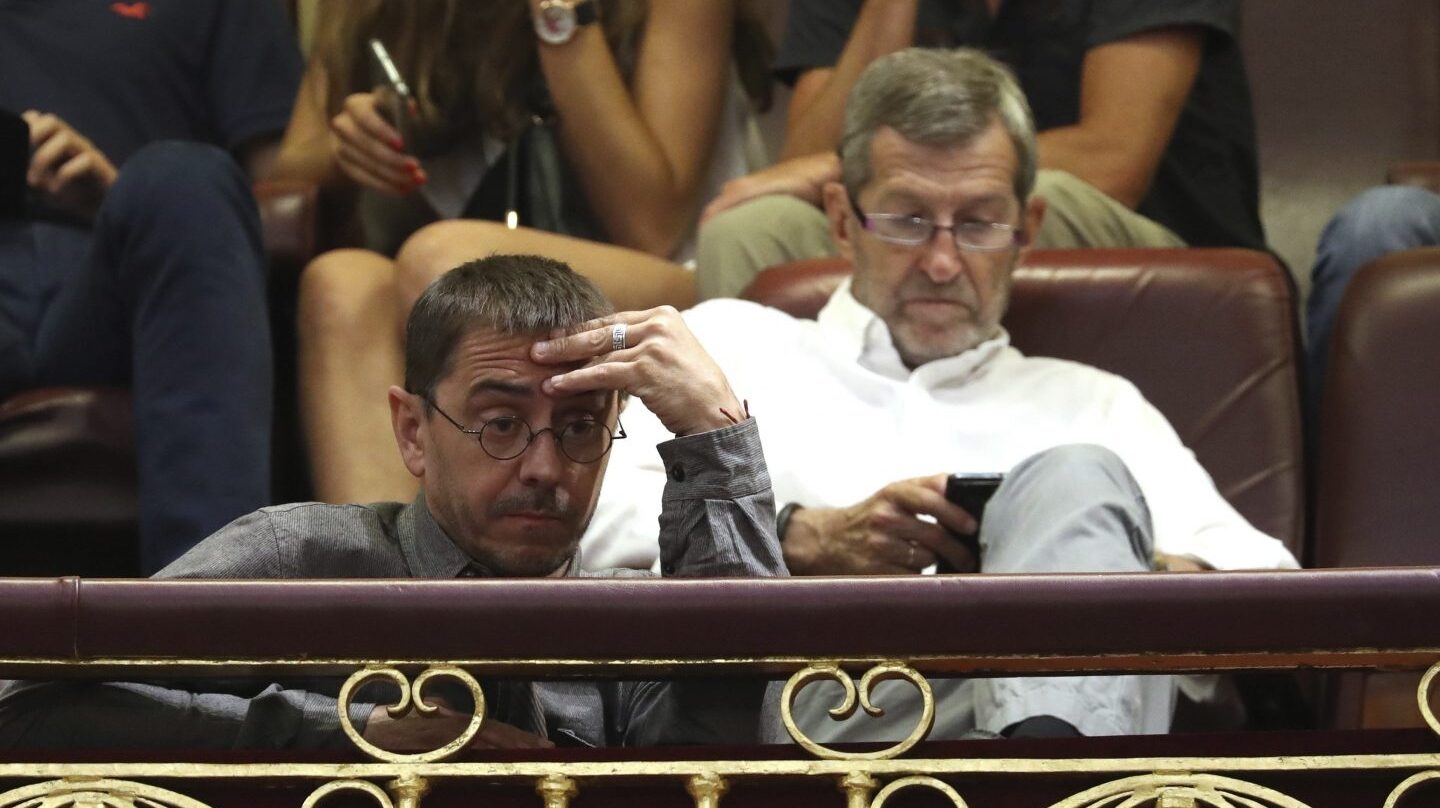 Juan Carlos Monedero y Julio Rodríguez, en la moción de censura.