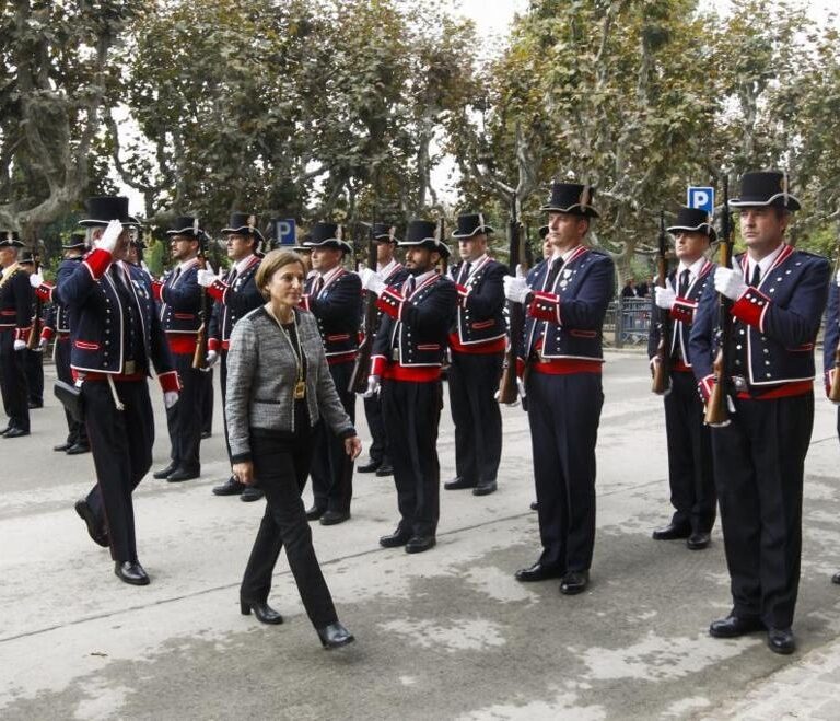 Moncloa se asegura la lealtad de los Mossos en Cataluña, pero duda de sus superiores