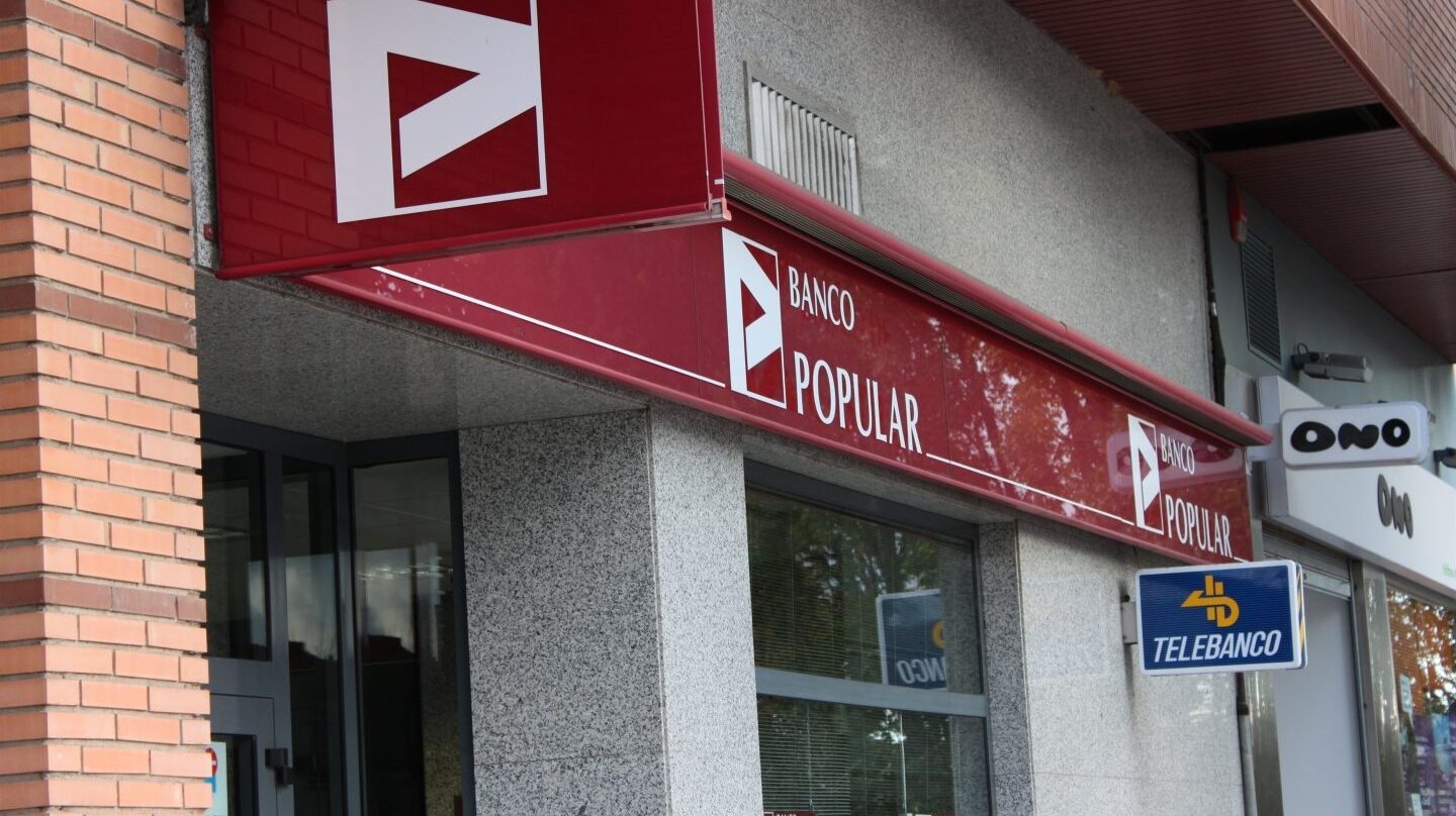 Sucursal de Banco Popular.