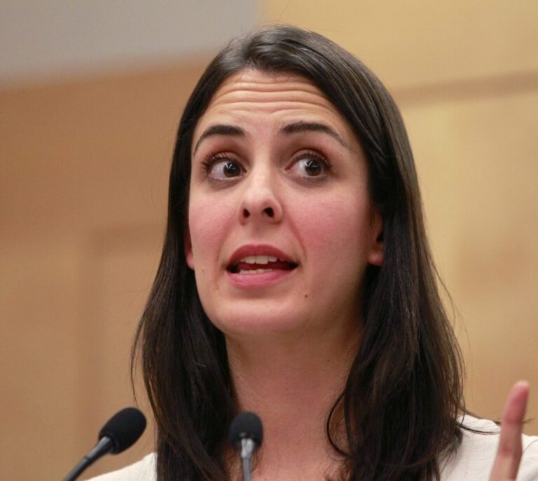 Madrid: Montoro "somete" un ayuntamiento "con más de 1.000 millones de superávit"