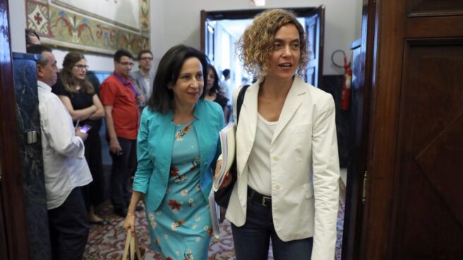 Margarita Robles y Meritxell Batet, en el Congreso.