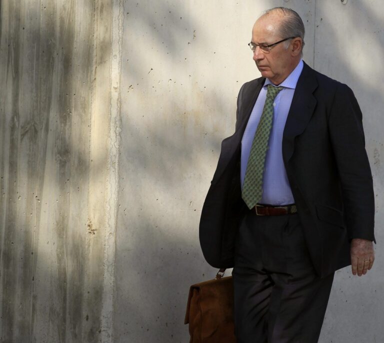 El FROB pide 5 años de cárcel a Rato por provocar la "inviabilidad" de Bankia