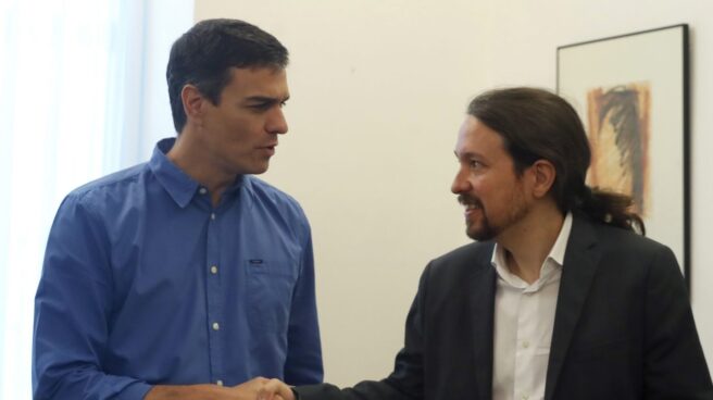 Pedro Sanchez y Pablo Iglesias, en su reunión en el Congreso.