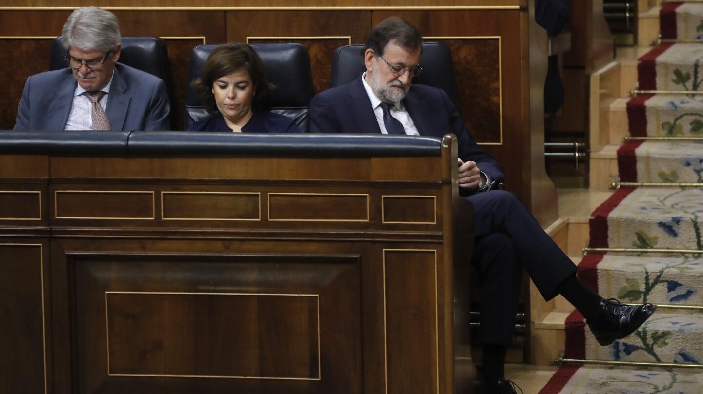 Dastis, Sáenz de Santamaría y Rajoy, en la moción de censura.