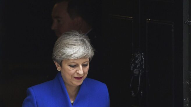 Theresa May: "Formaré un gobierno que dé seguridad y negocie el Brexit"