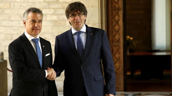 Urkullu y Puigdemont, en la Generalitat. Urkullu y Puigdemont, en la Generalitat.