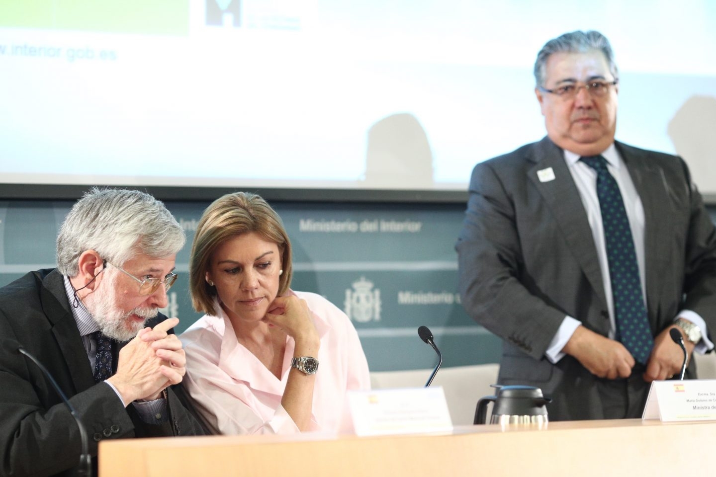 El ministro del Interior, Juan Ignacio Zoido, junto a la ministra de Defensa, María Dolores de Cospedal.