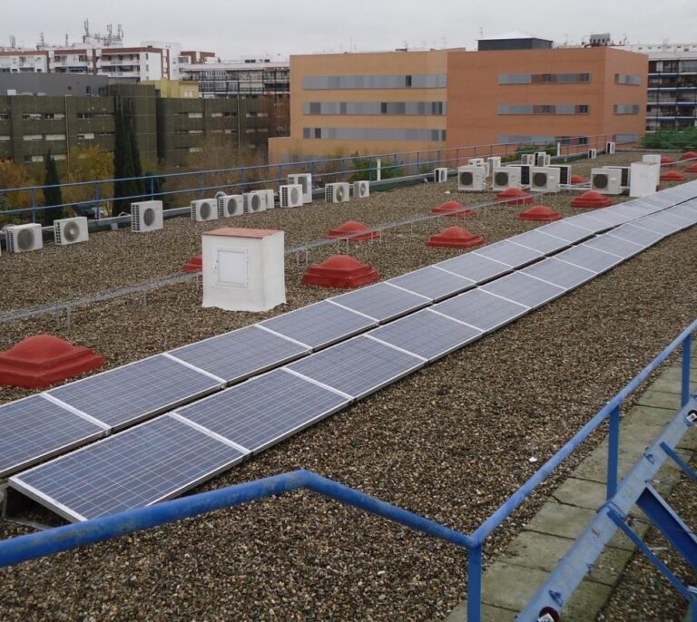 El Tribunal Supremo respalda al Gobierno y dice que no existe el “impuesto al sol”