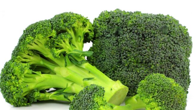 brocoli y otras verduras que crecen al impulso de lo healthy las frutas aumentan su espacio en la cesta de la compra a pesar de que su precio ha subido