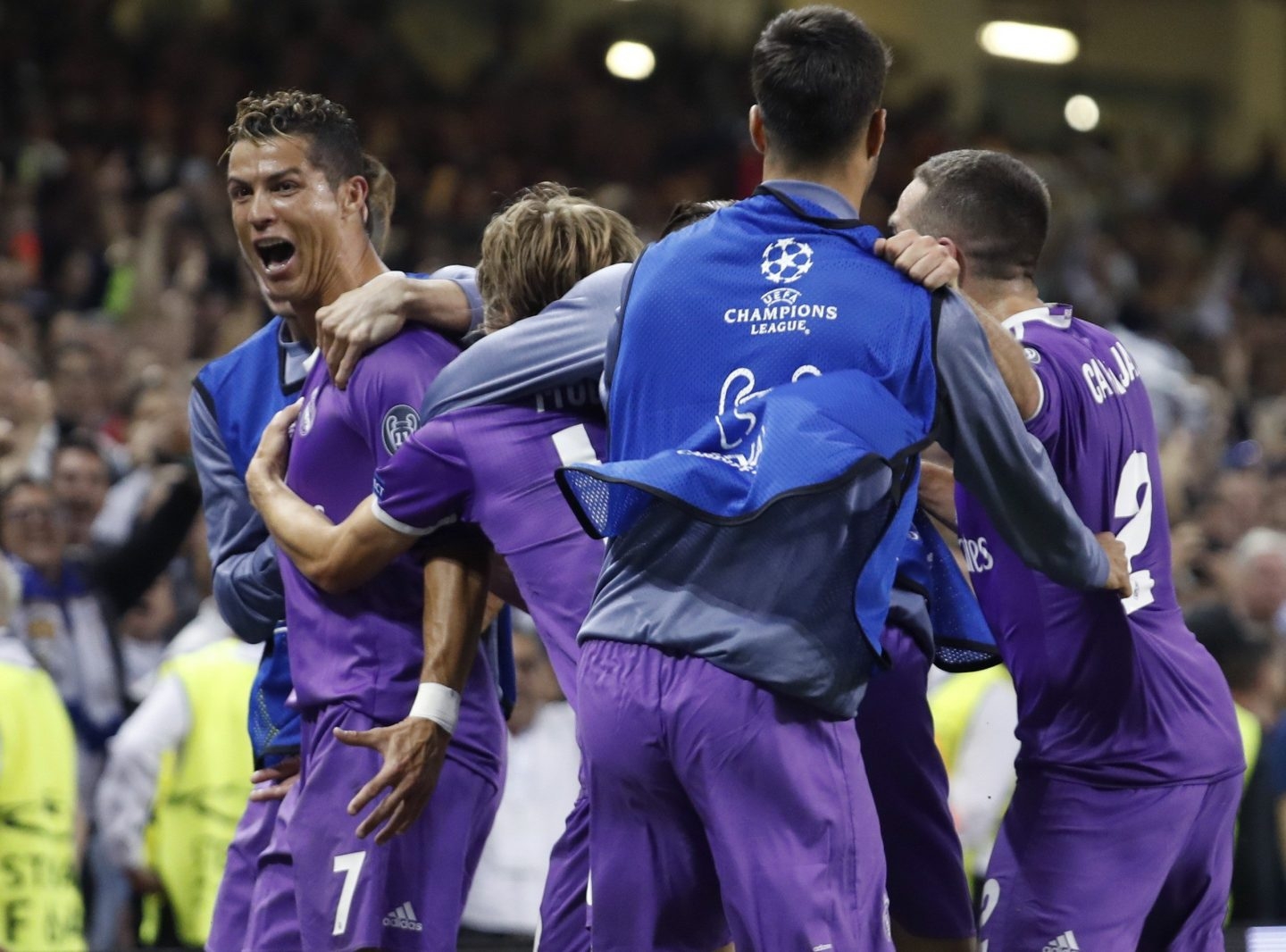 Cristiano Ronaldo celebra uno de sus goles en la final.