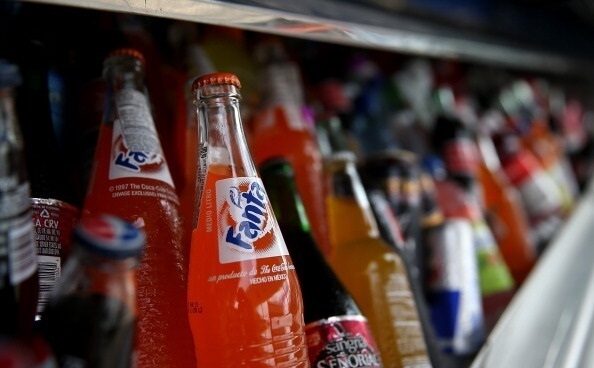 fanta-impuesto-bebidas-azucaradas-cataluña Bebidas azucaradas en una máquina expendedora.