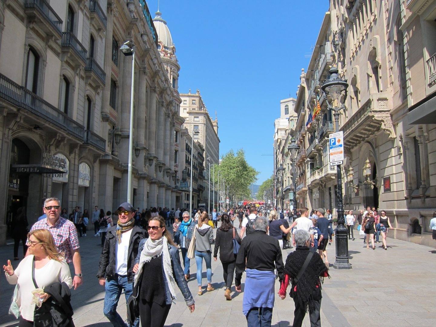 Los españoles prefieren no relacionarse con quienes tienen otras simpatías políticas