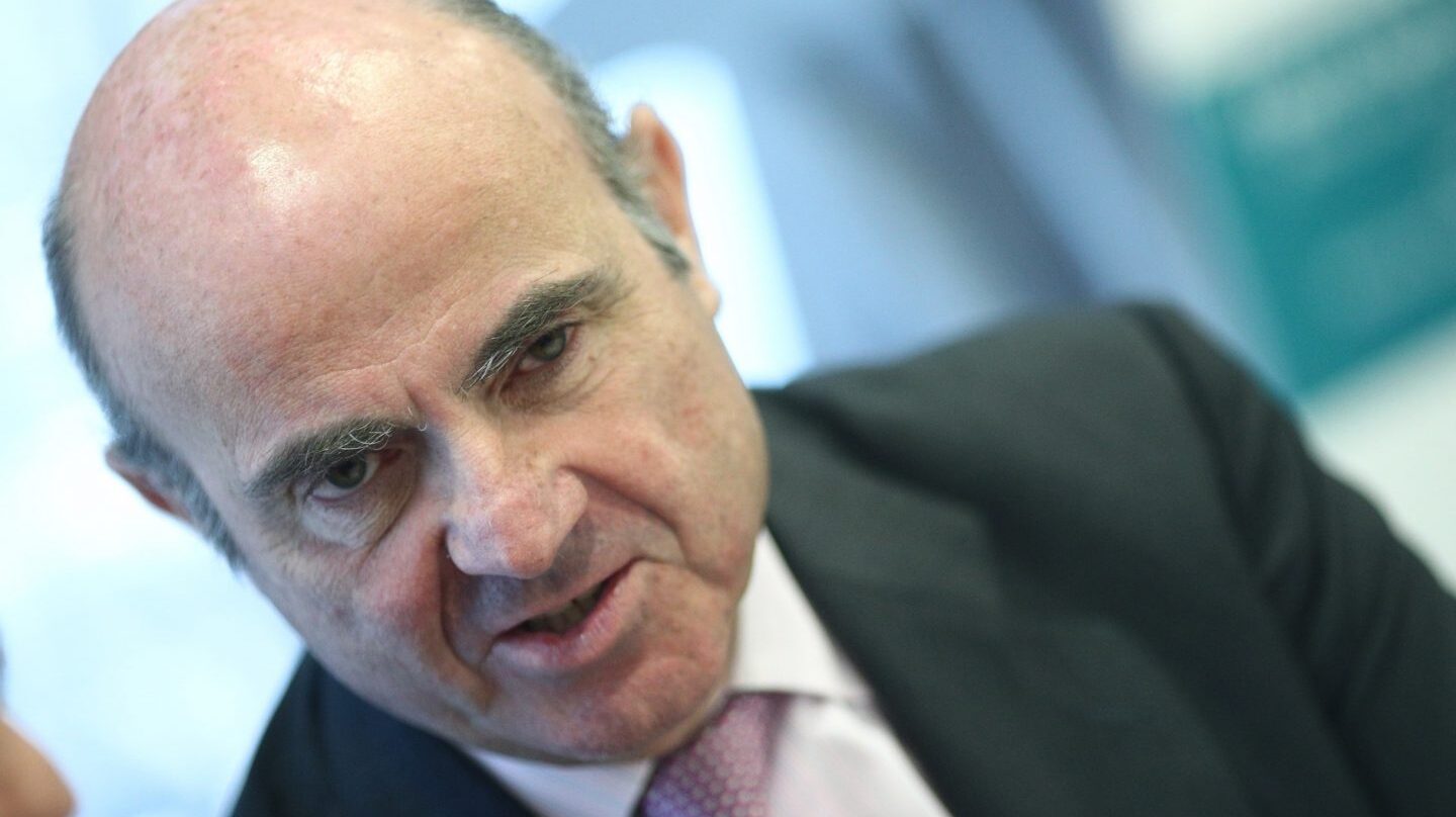 El ministro de Economía, Luis de Guindos, avanza una revisión al alza de la previsión de PIB para 2017 y 2018.